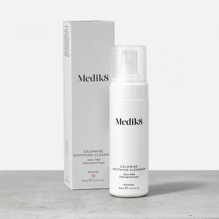 Medik8 Очищающая пенка для чувствительной кожи Calmwise soothing cleanser