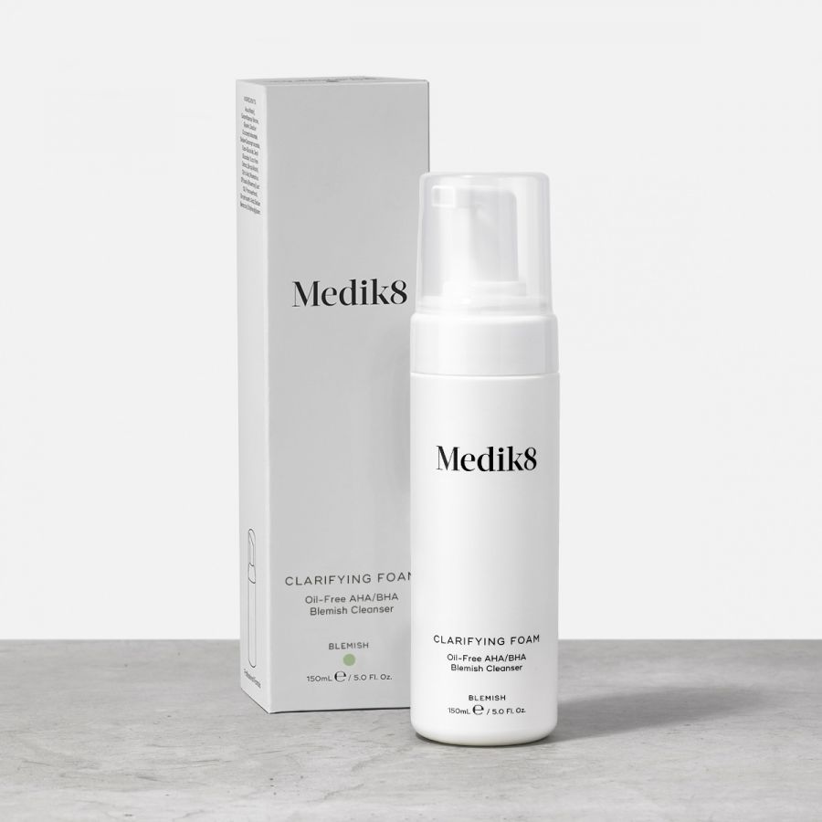 Medik8 Безмасляное очищающее средство от высыпаний с AHA/BHA Clarifying foam